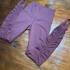 LULULEMON HIGH WAISTED RUCHED BURGUNDY LEGGINGS🍋